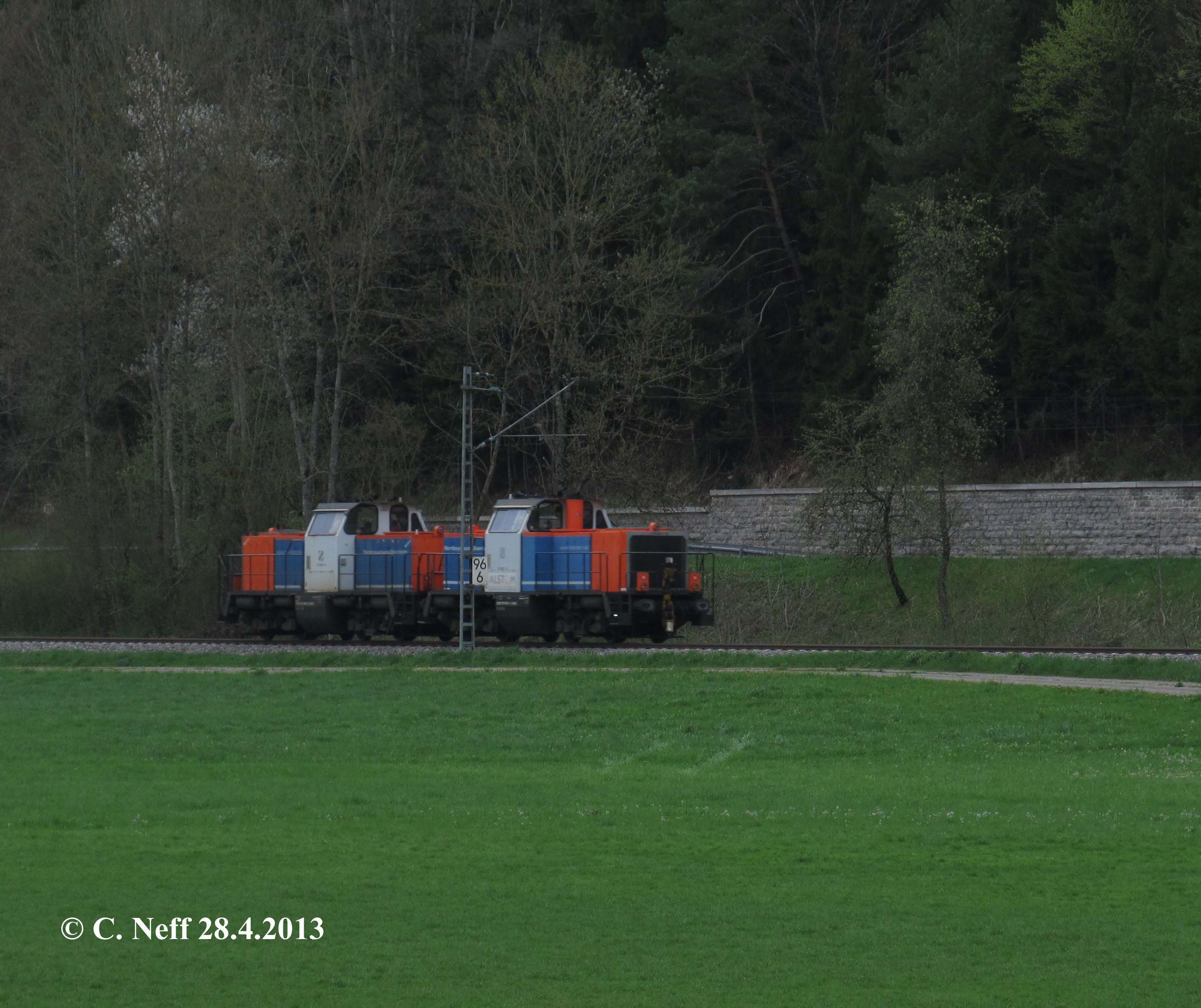 214 der NBE-Rail auf der Gäubahn im Neckartal 2