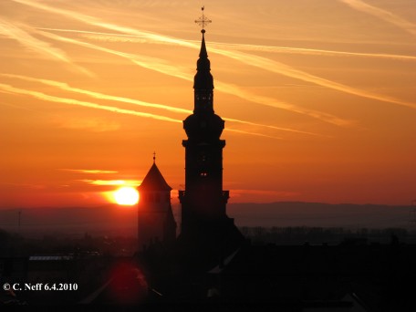 Grünstadt - Blick zum Sonnenaufgang über dem Oberrheingraben 6.4.2010